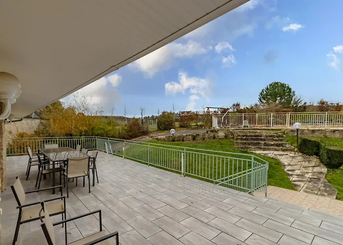 Maison Sebastien بيت للعطل *